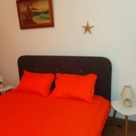Stoica Bedroom With Private Bath Apartment